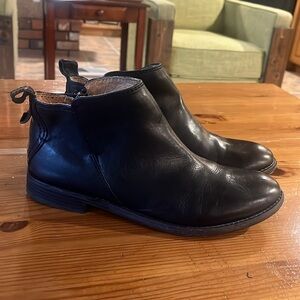 Hand crafted Black Leather Women's 1"-Heel Ankle Boots size 37